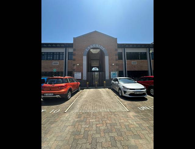 161M² OFFICE TO LET IN WESTVILLE